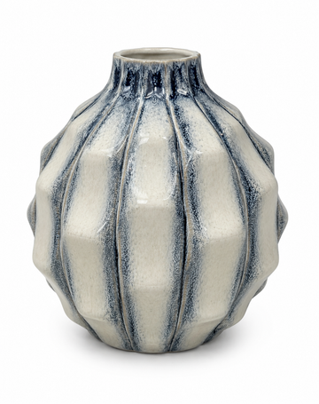 H146 Vase2