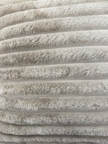 O108 Fur Pillows