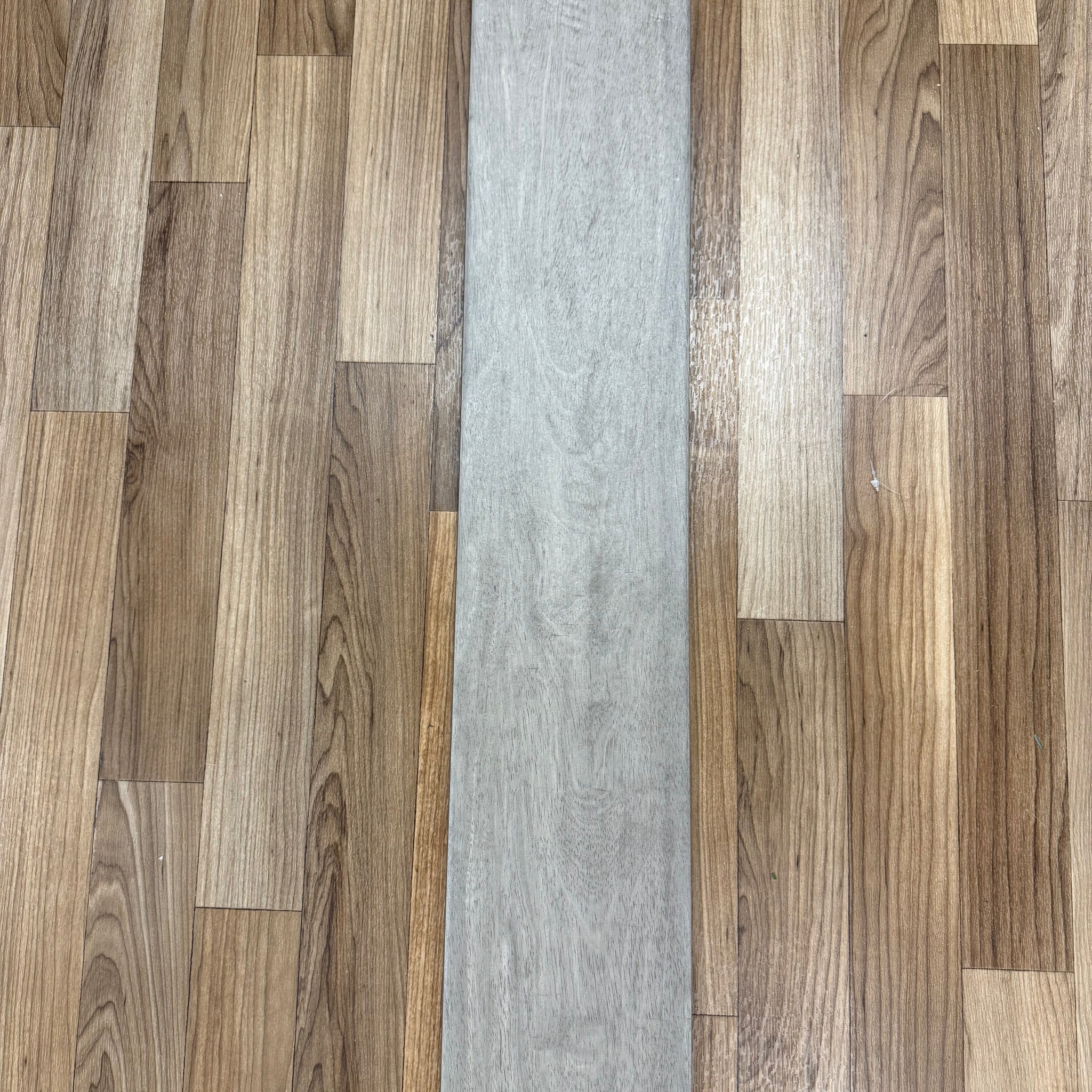 O108 Grey Wood Look Tile
