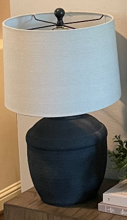 J142 Black Lamp