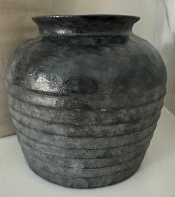 T117 Wave Vase