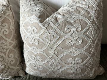 T117 Guestroom Decorative Pillows